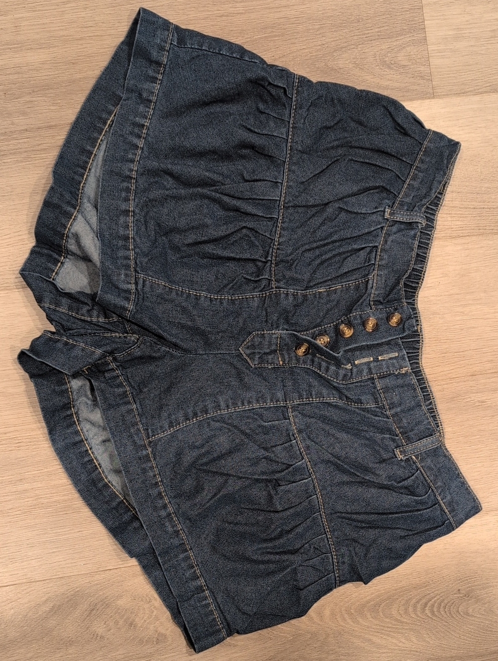 SHEIN Dark Blue Ruched High-Waist Denim Shorts with Button Front